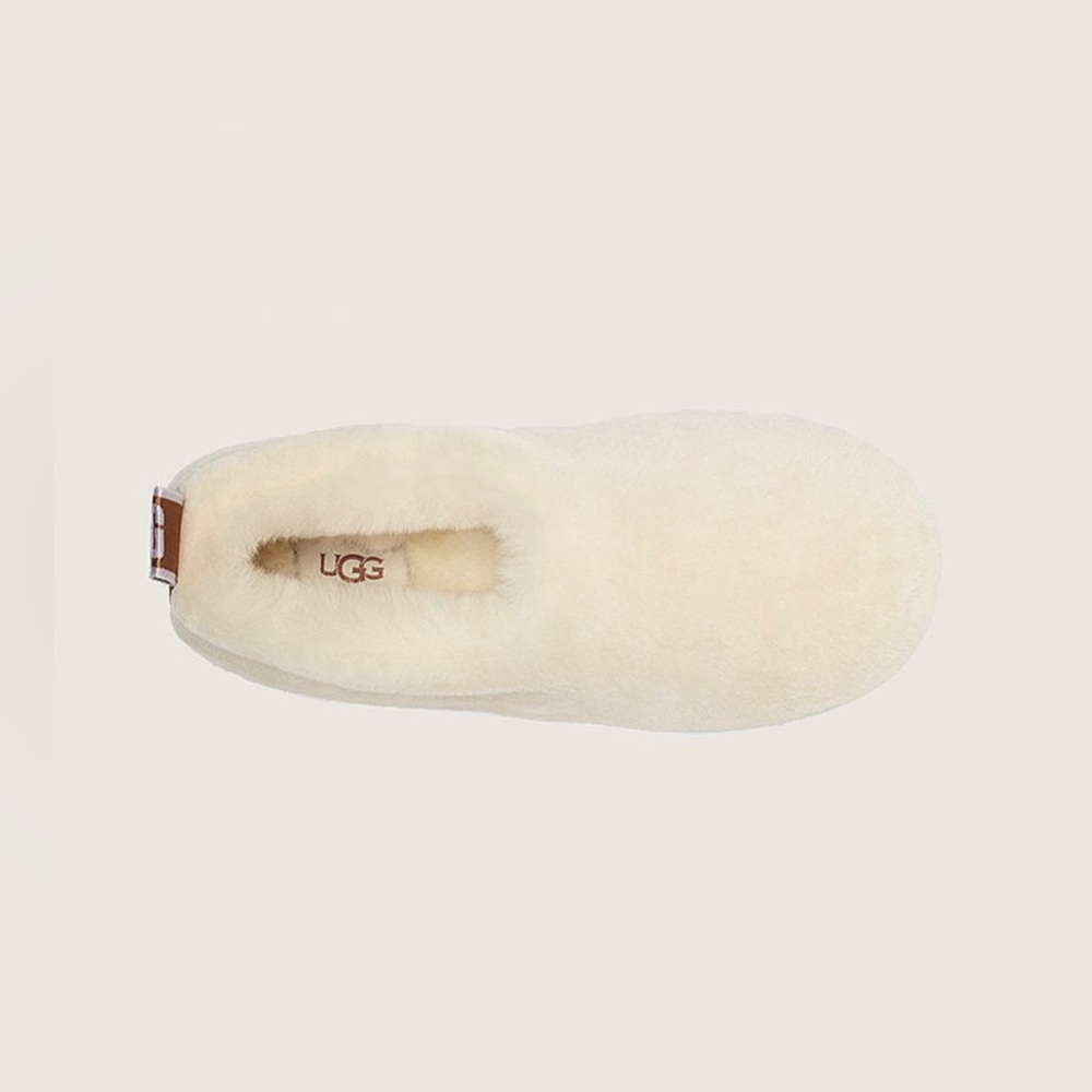New with tags cozy Uggs size 7